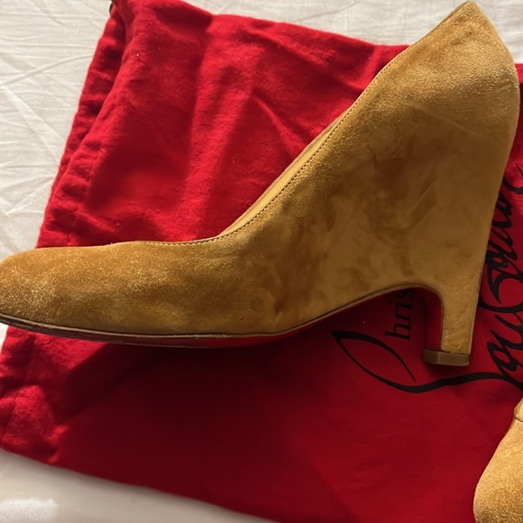 Authentic Christian Louboutin, beige wedge shoe - Picture 5 of 6